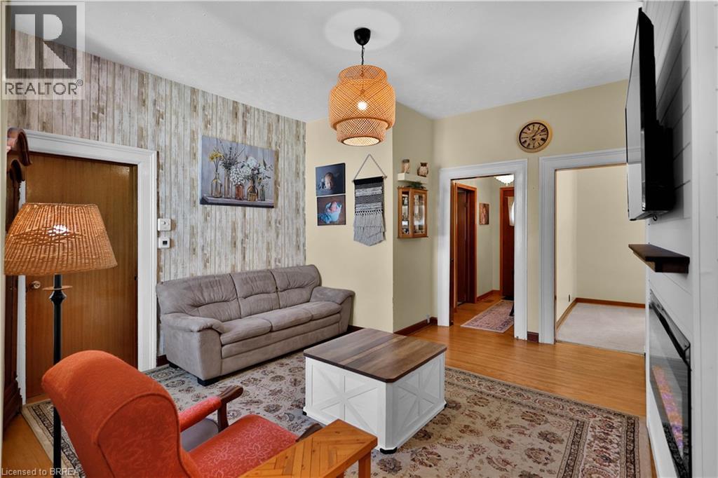 7 Halls Avenue, Brantford, ON