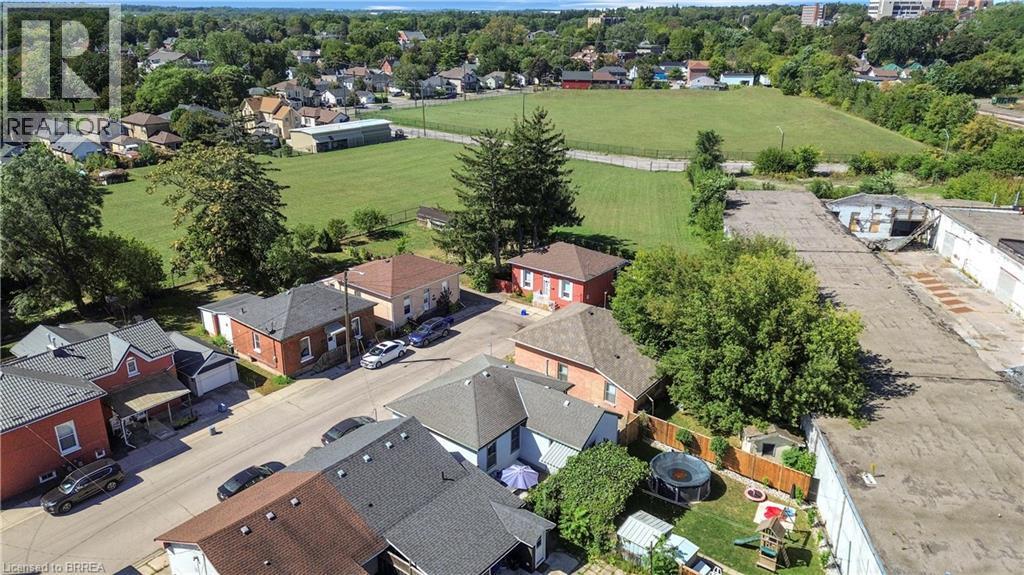 Additional content - 7 Halls Avenue, Brantford, ON