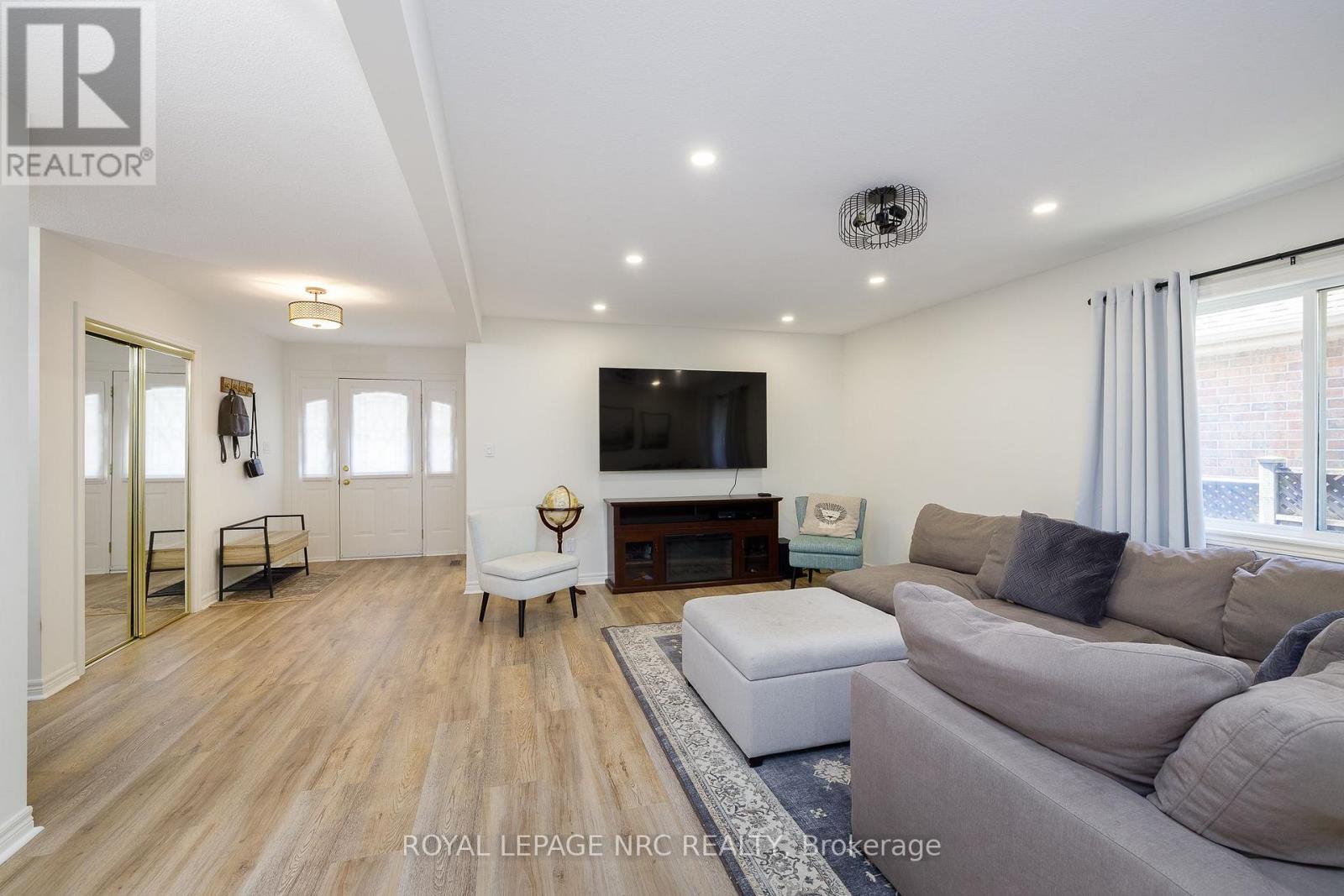 7621 Cameron Court, Niagara Falls (Mt. Carmel), ON