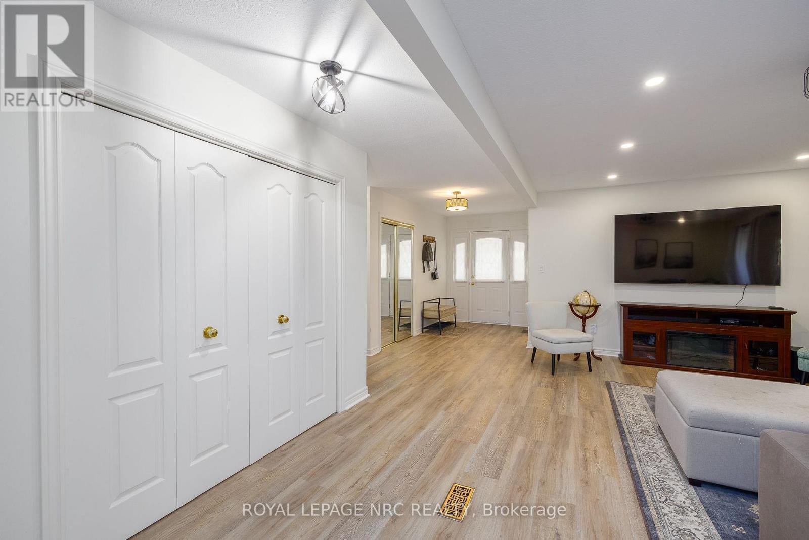 7621 Cameron Court, Niagara Falls (Mt. Carmel), ON