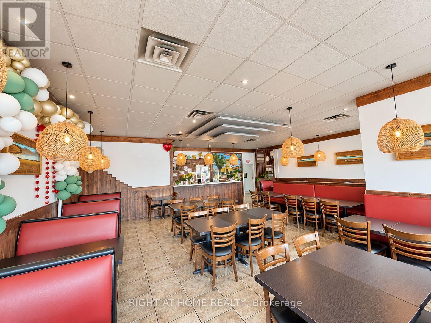 4 - 66 Mall Road, Hamilton, ON