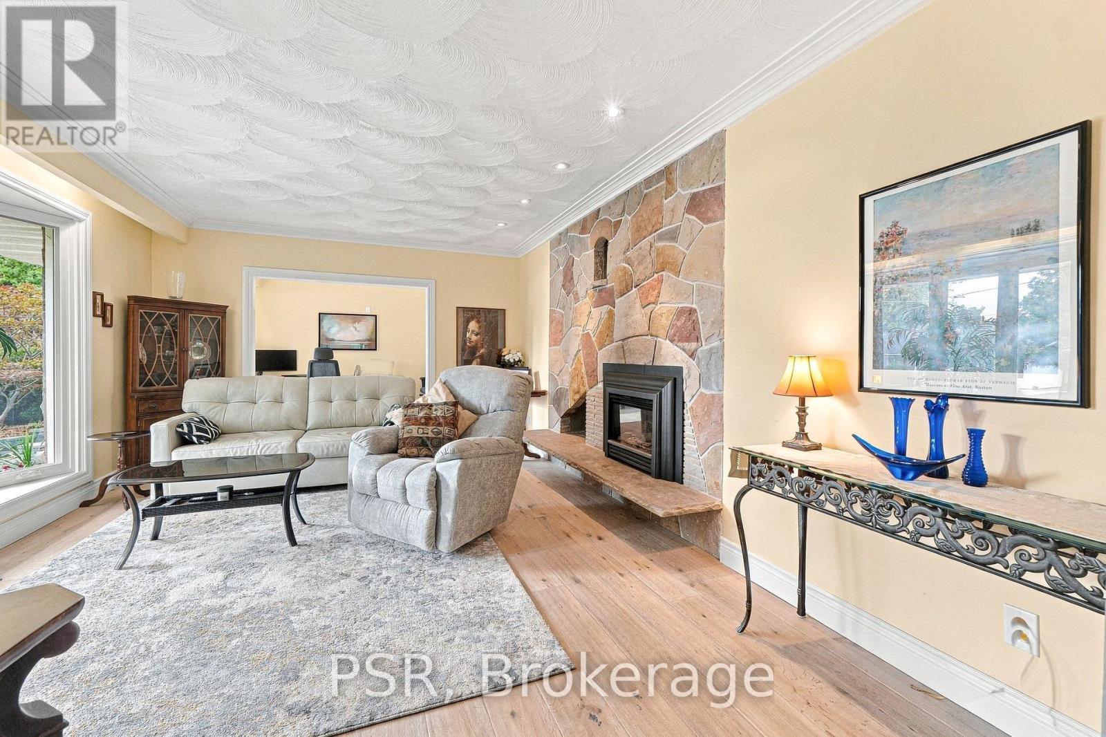 15 Valleyview Road, Halton Hills, ON