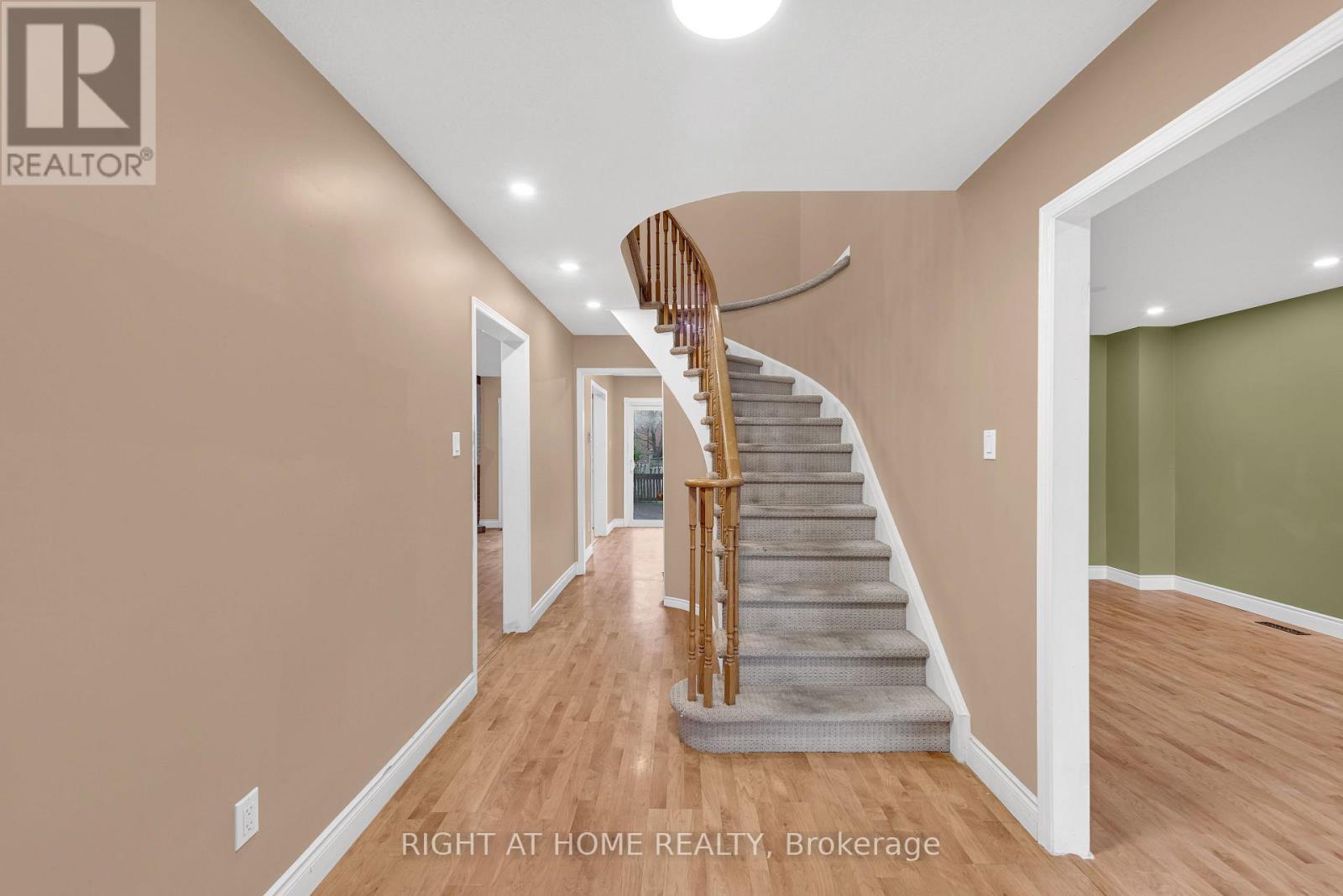 45 Blair Crescent, Barrie, ON