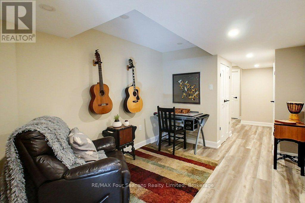 24 Barfoot Street, Collingwood, ON
