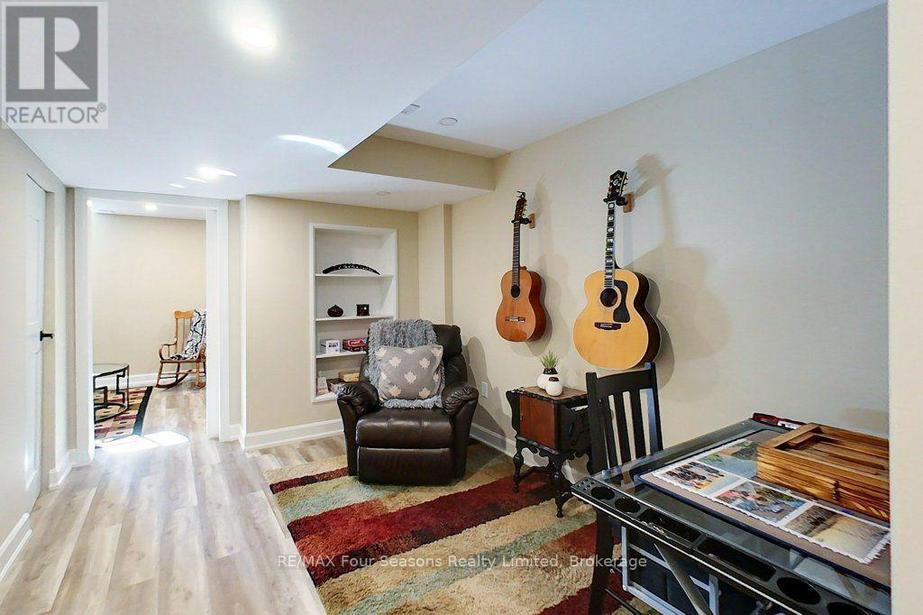 24 Barfoot Street, Collingwood, ON