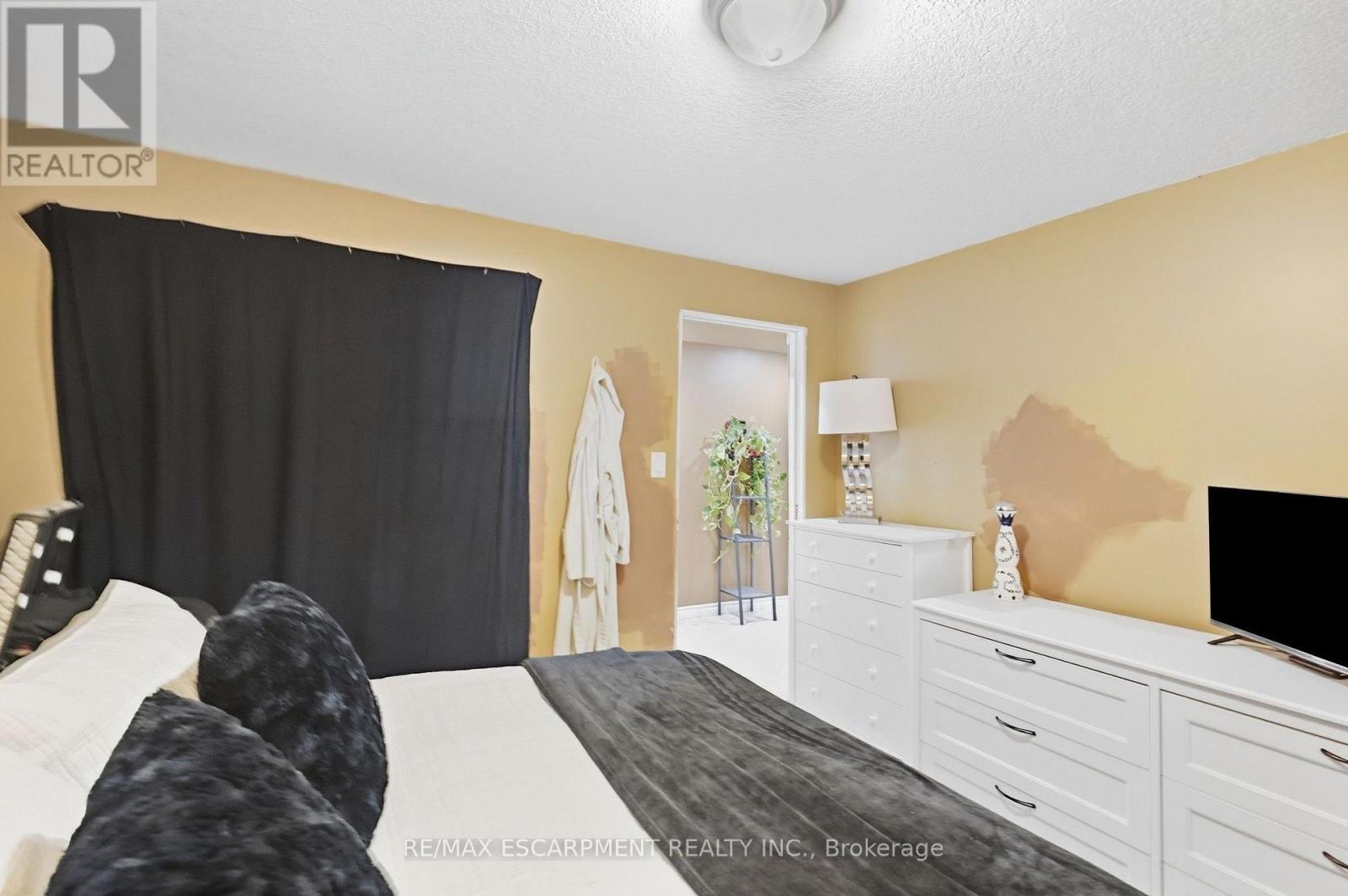 303 Webster Road, Hamilton, ON