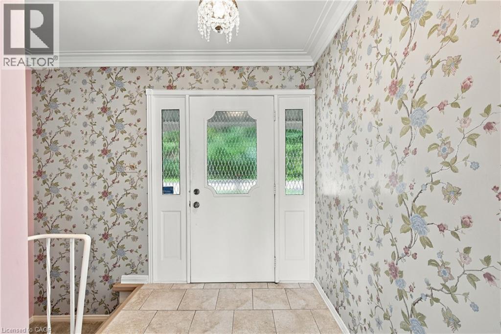 26 Leslie Drive, Hamilton, ON