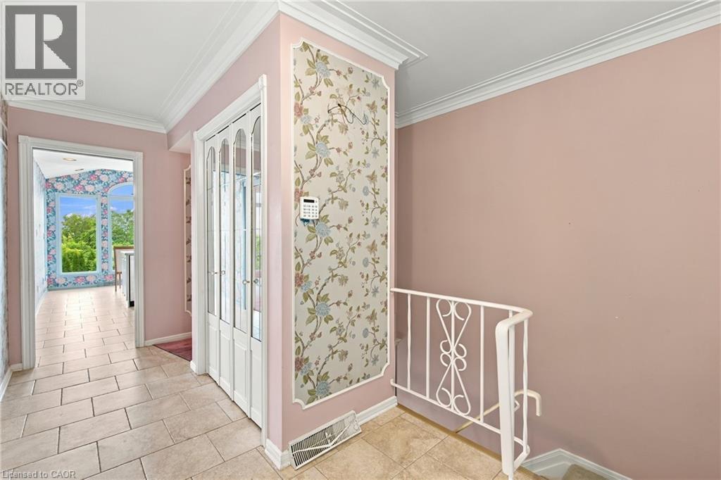 26 Leslie Drive, Hamilton, ON