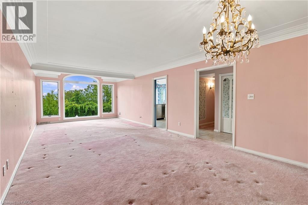 26 Leslie Drive, Hamilton, ON