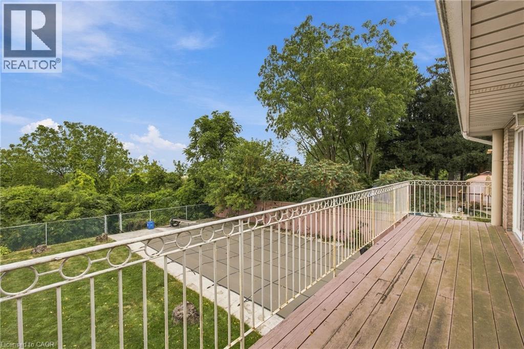 26 Leslie Drive, Hamilton, ON