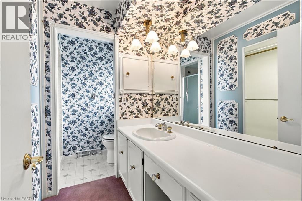 26 Leslie Drive, Hamilton, ON