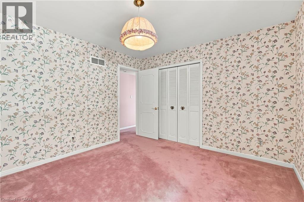 26 Leslie Drive, Hamilton, ON