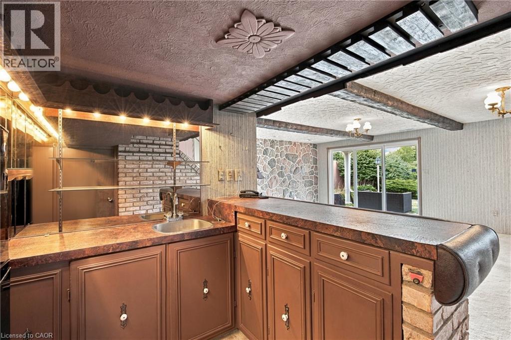 26 Leslie Drive, Hamilton, ON