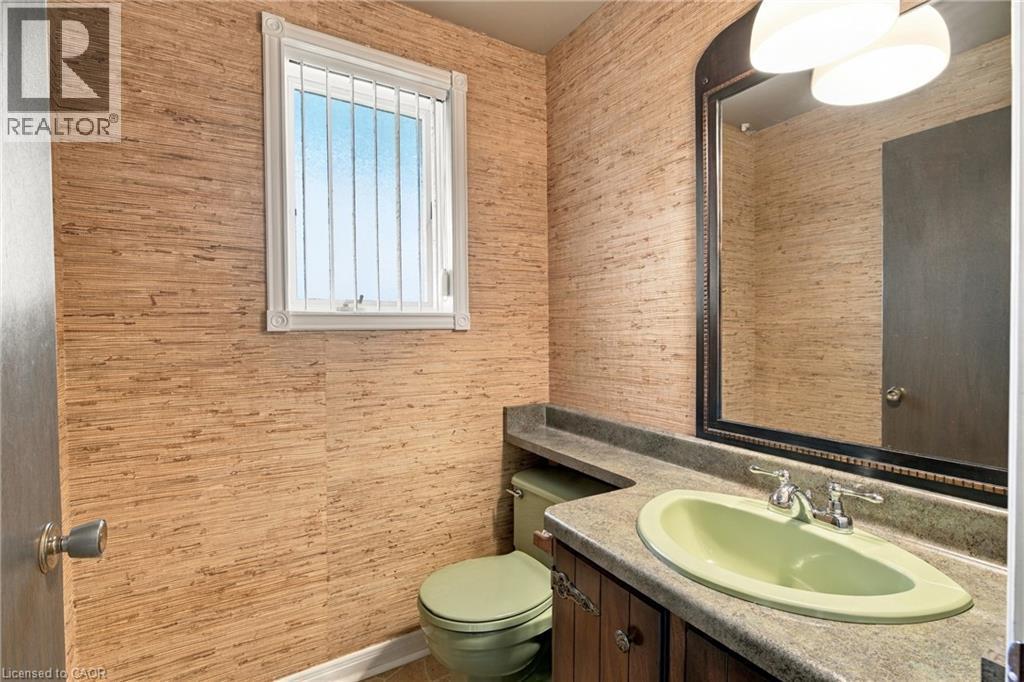 26 Leslie Drive, Hamilton, ON