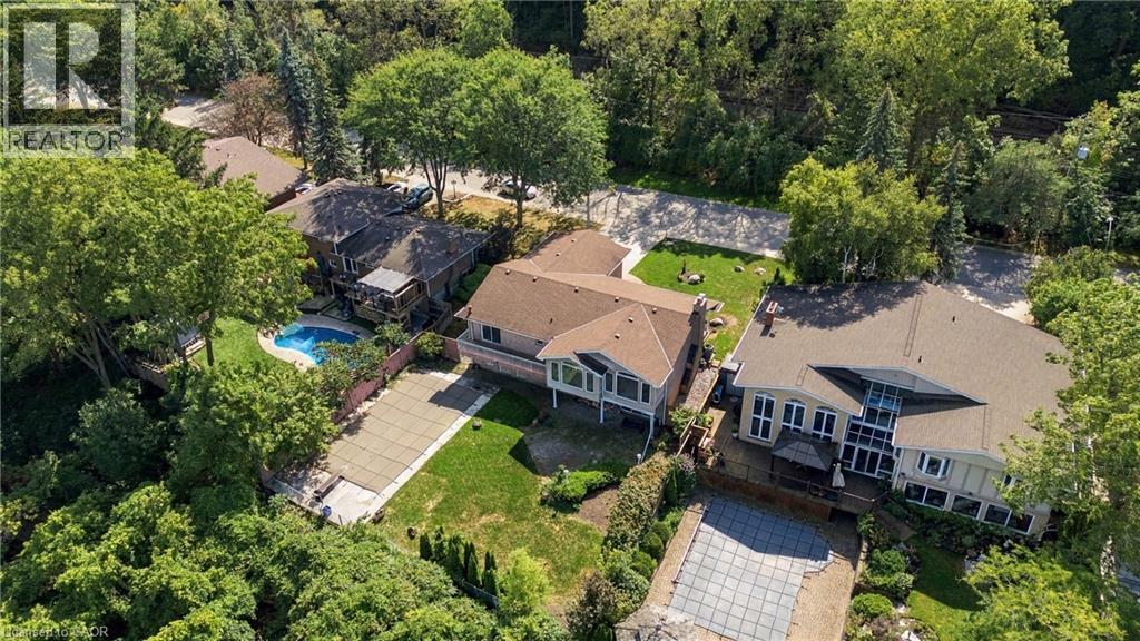 26 Leslie Drive, Hamilton, ON
