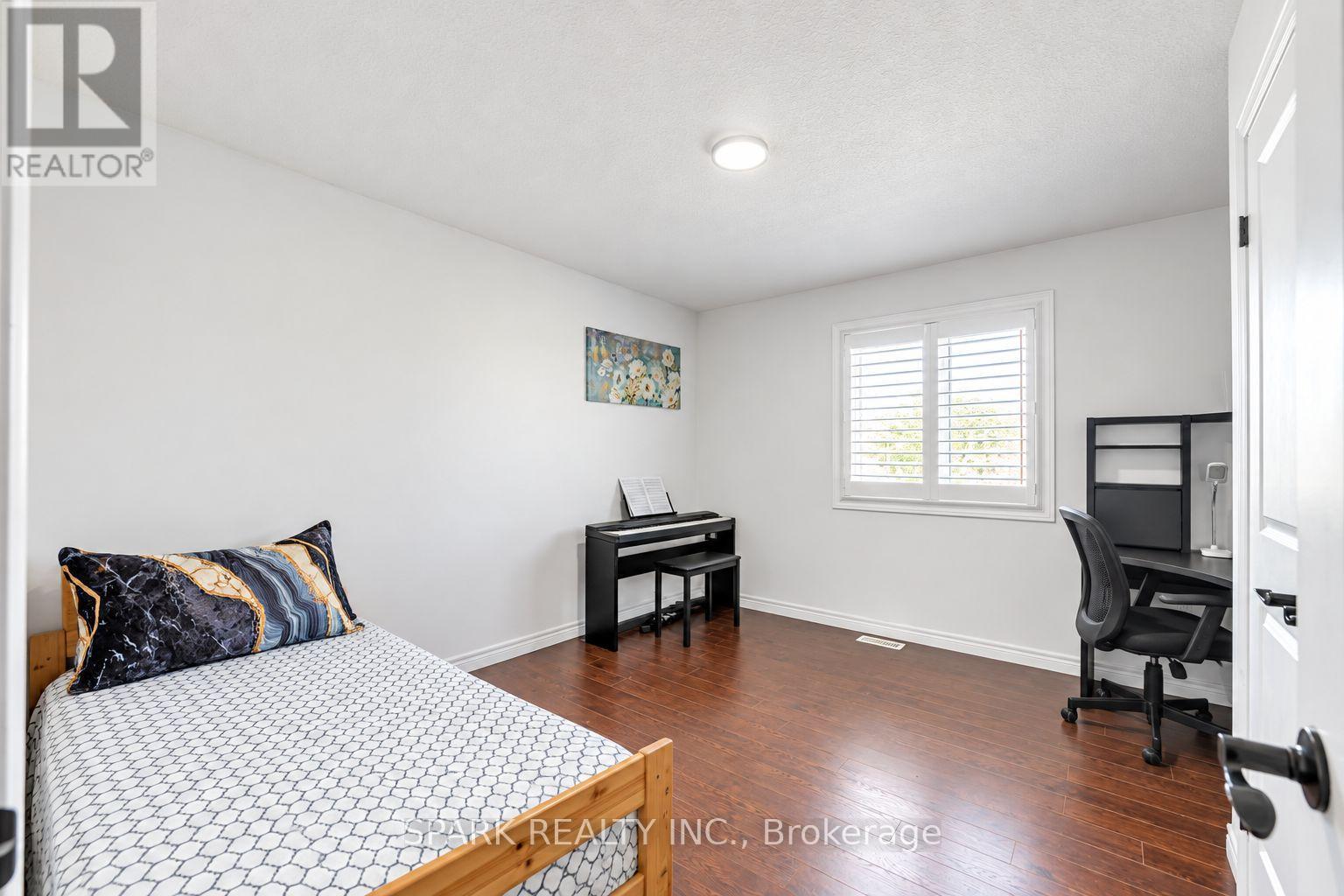 4 Cutts Crescent, Hamilton, ON