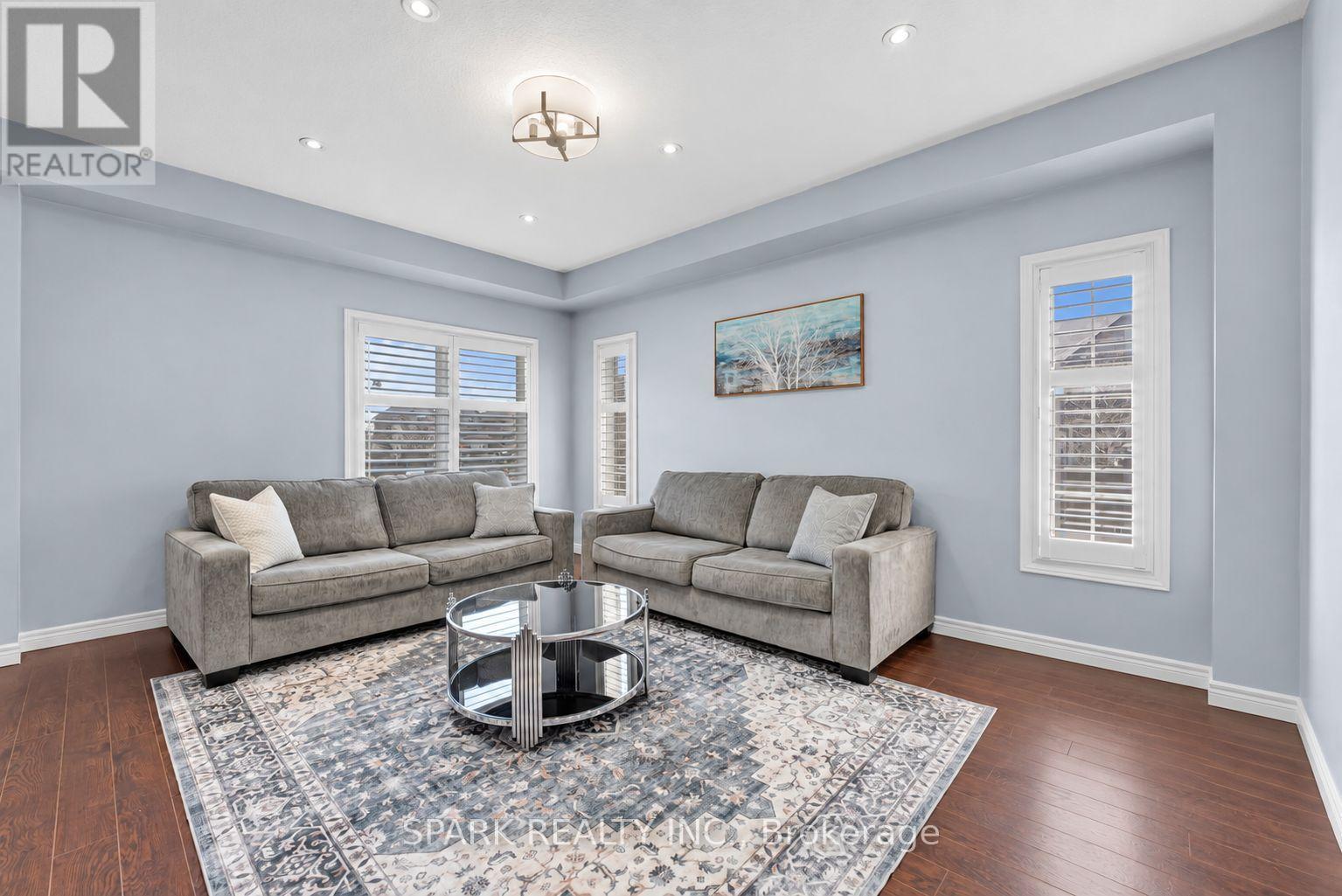 4 Cutts Crescent, Hamilton, ON