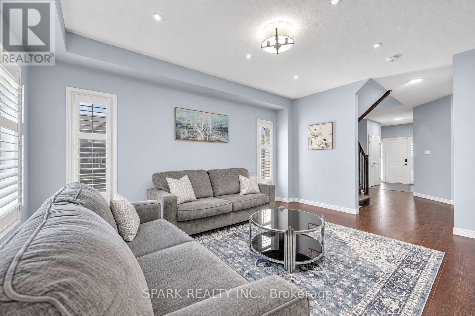 4 Cutts Crescent, Hamilton, ON