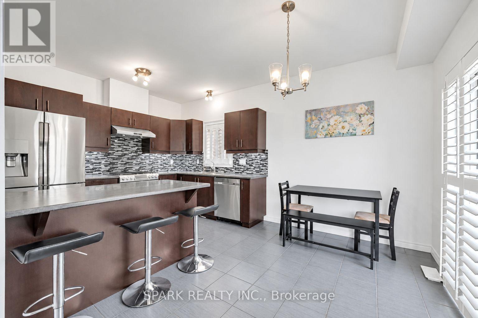 4 Cutts Crescent, Hamilton, ON