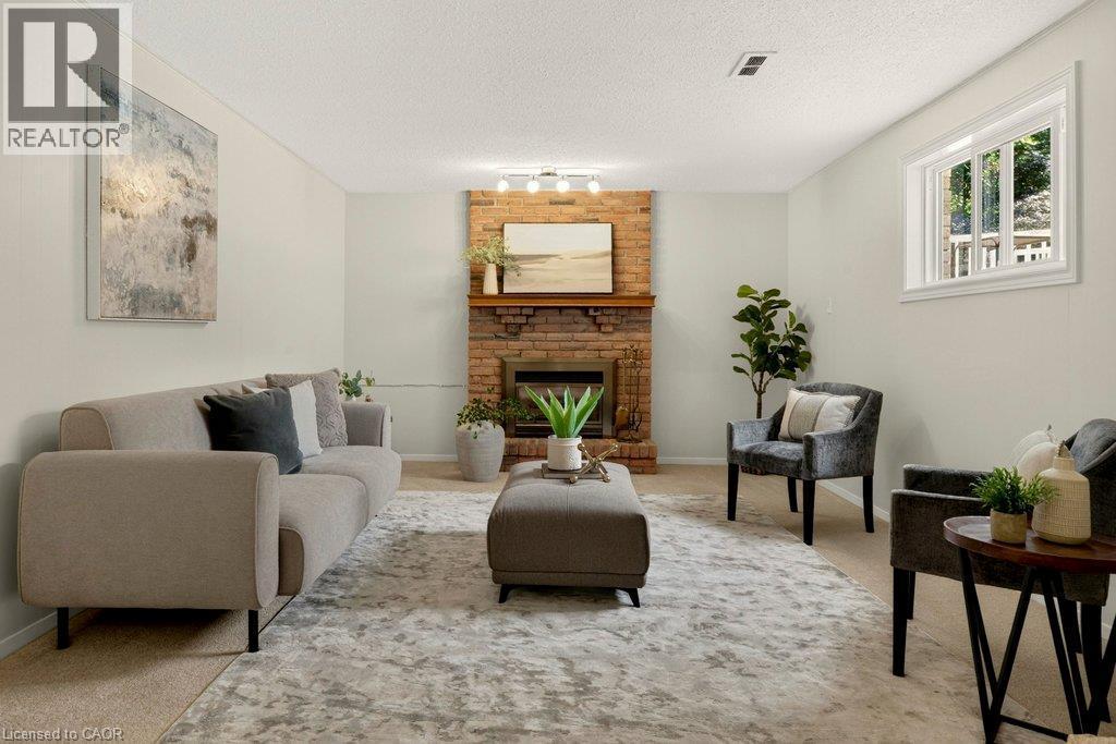 32 Beechwood Avenue, Brantford, ON