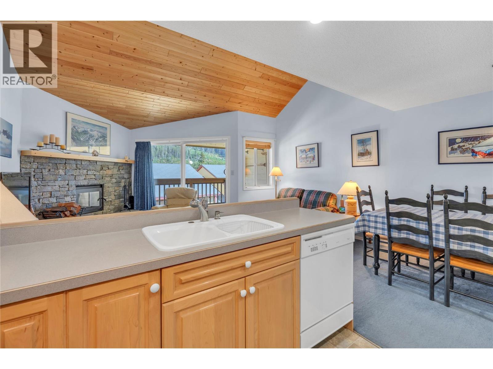 330 Strayhorse Road Unit# 318, Apex Mountain, BC