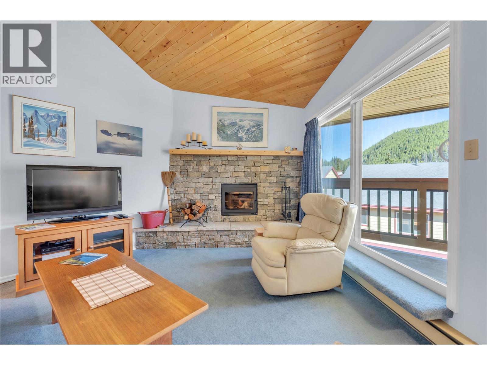 330 Strayhorse Road Unit# 318, Apex Mountain, BC