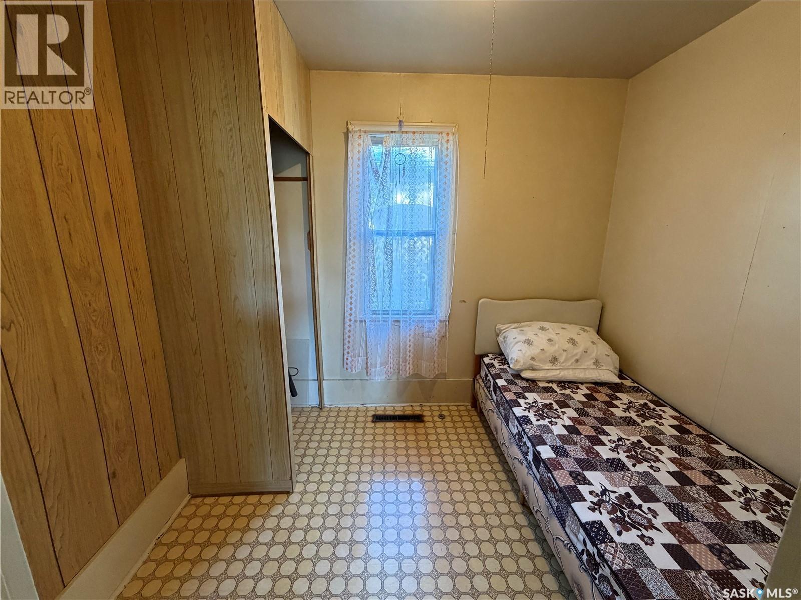 203 6Th Avenue W, Canora, SK