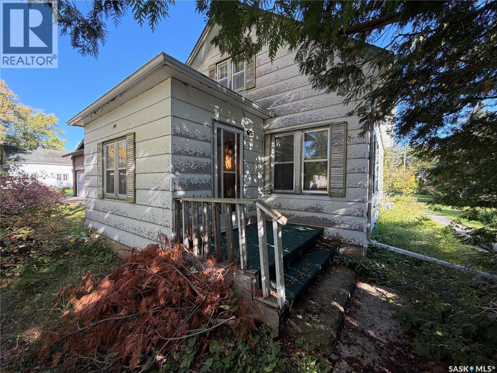 203 6Th Avenue W, Canora, SK