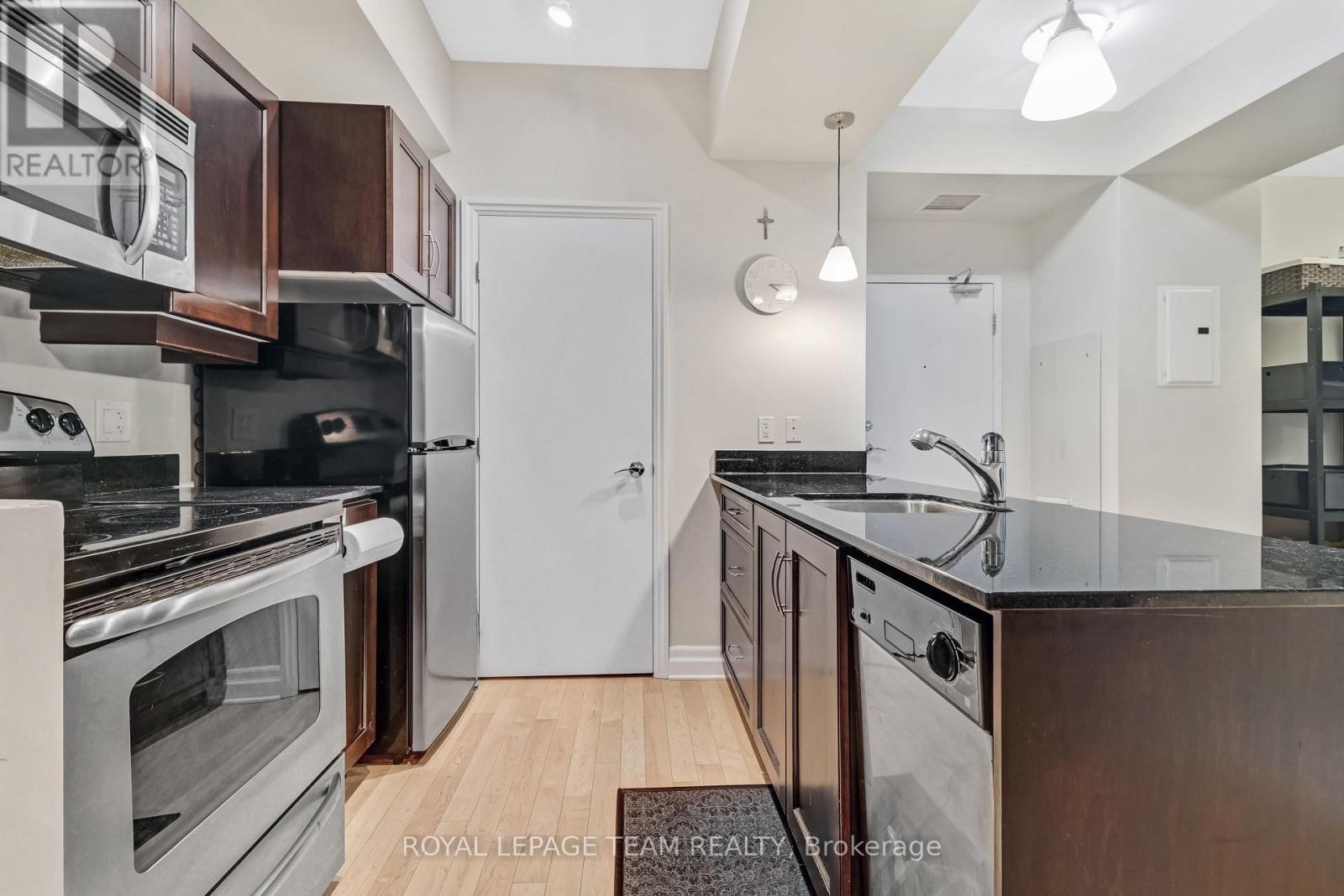 414 - 235 Kent Street, Ottawa, ON