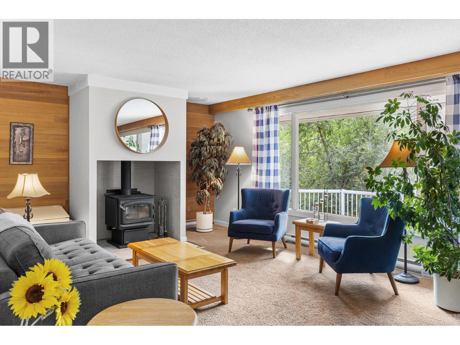 353 Clifton Road S, Kelowna, BC