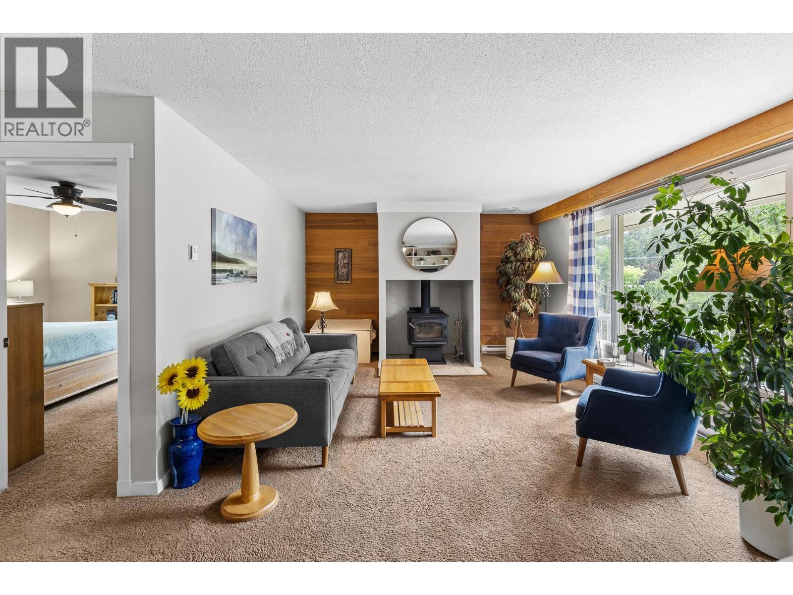 353 Clifton Road S, Kelowna, BC