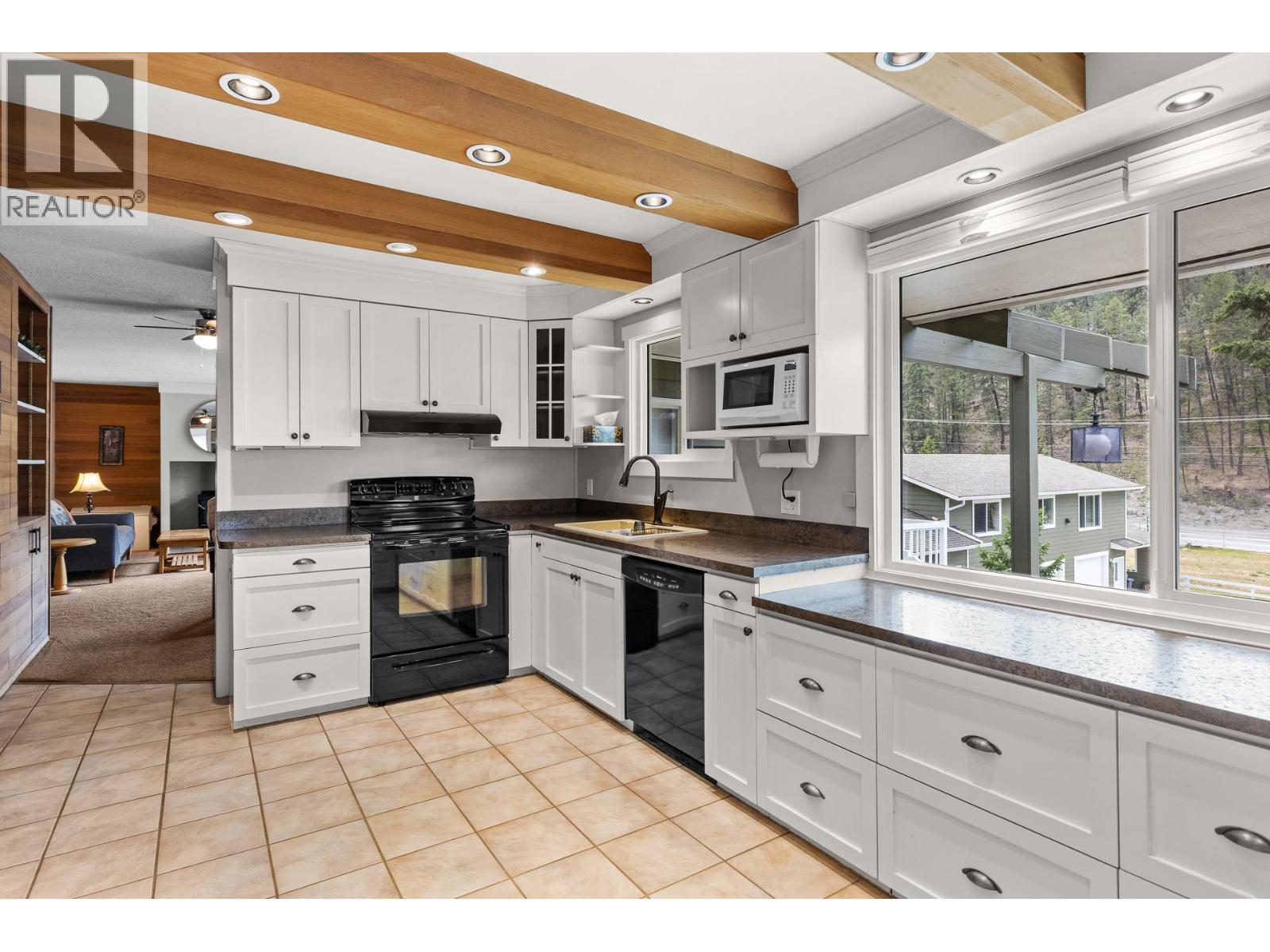 353 Clifton Road S, Kelowna, BC