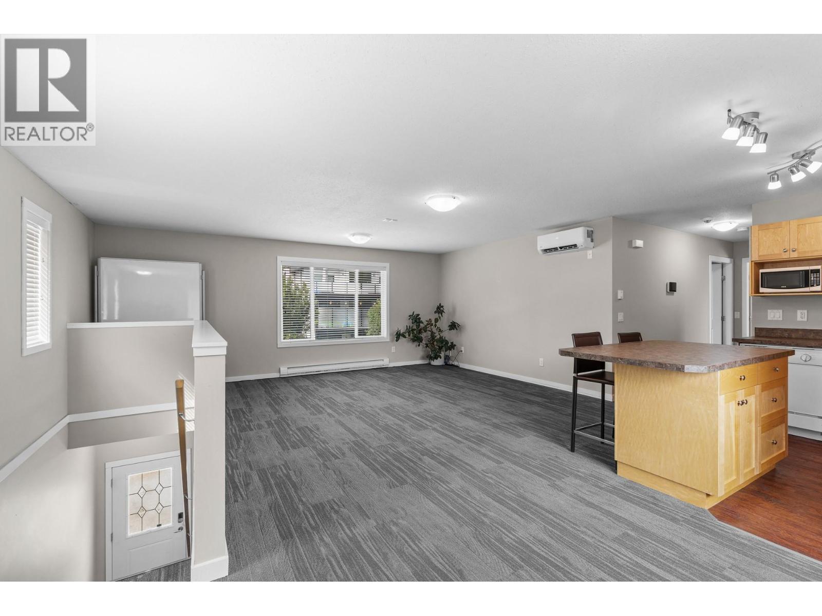 353 Clifton Road S, Kelowna, BC