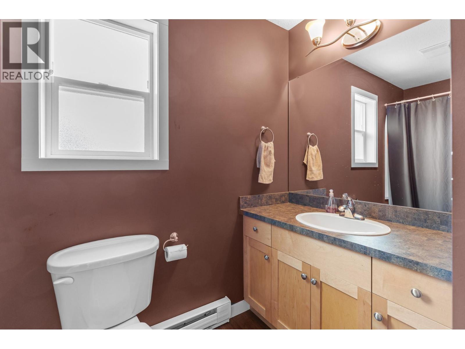 353 Clifton Road S, Kelowna, BC