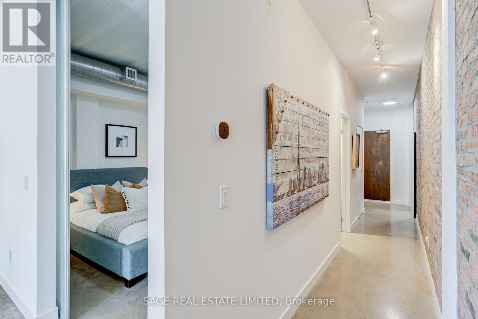 204 - 747 Queen Street E, Toronto, ON