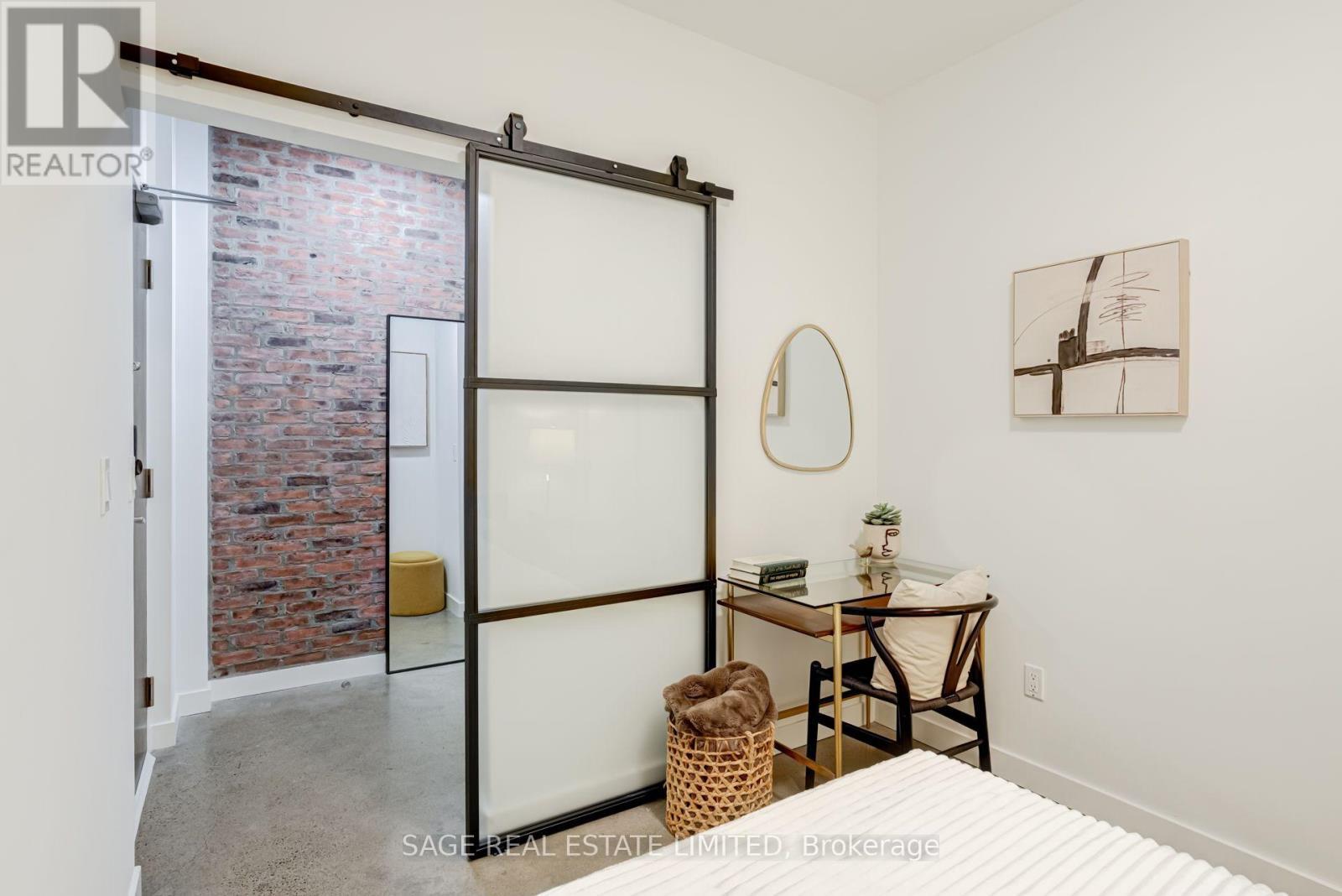 204 - 747 Queen Street E, Toronto, ON