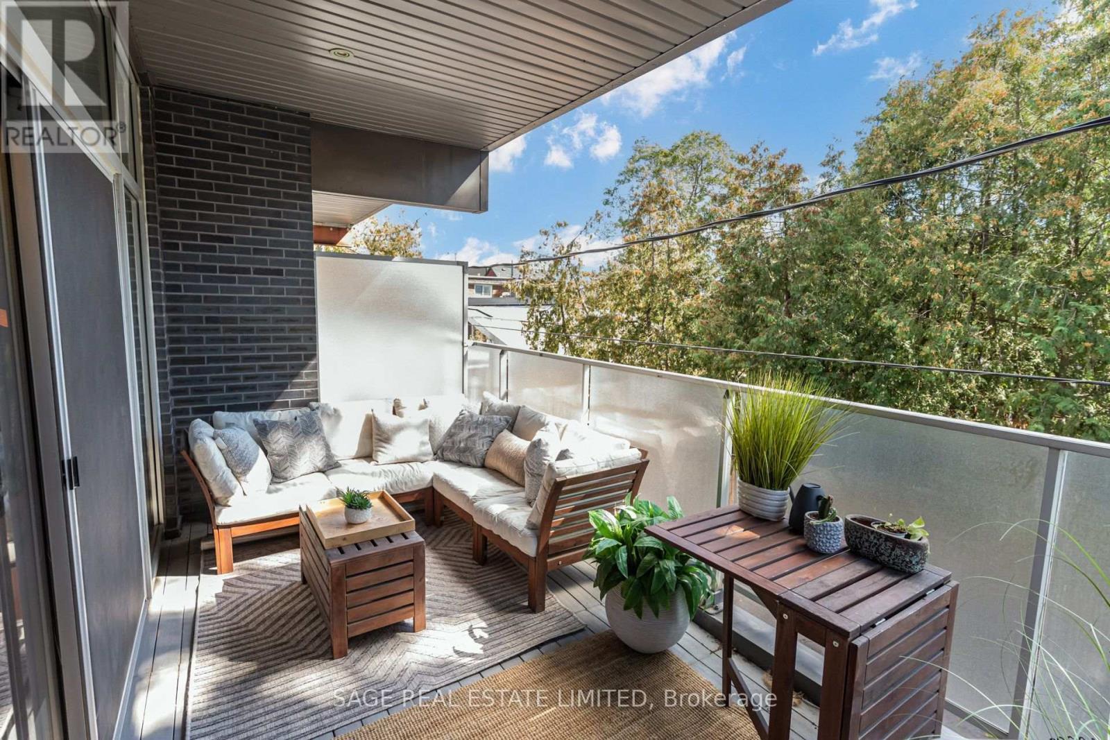 204 - 747 Queen Street E, Toronto, ON