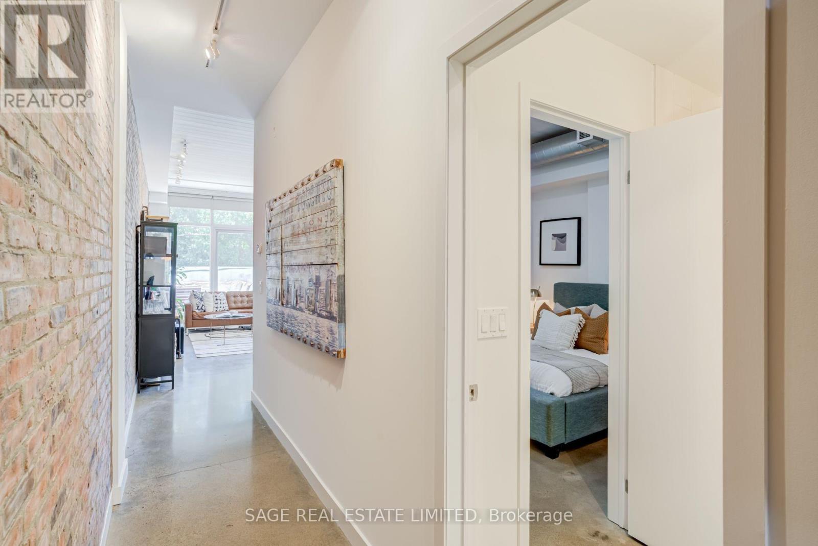 204 - 747 Queen Street E, Toronto, ON