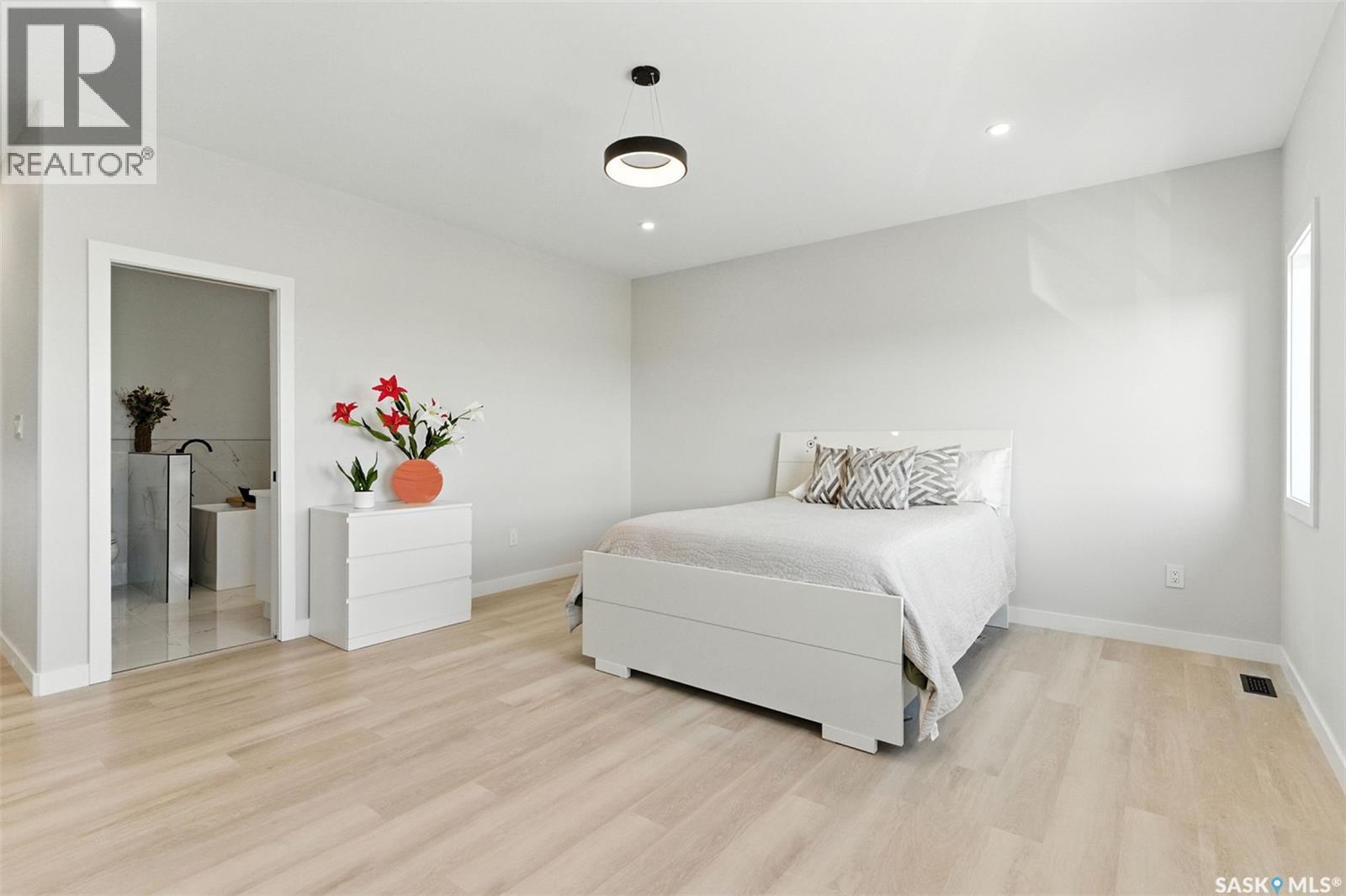 2543 Rosewood Drive, Saskatoon, SK