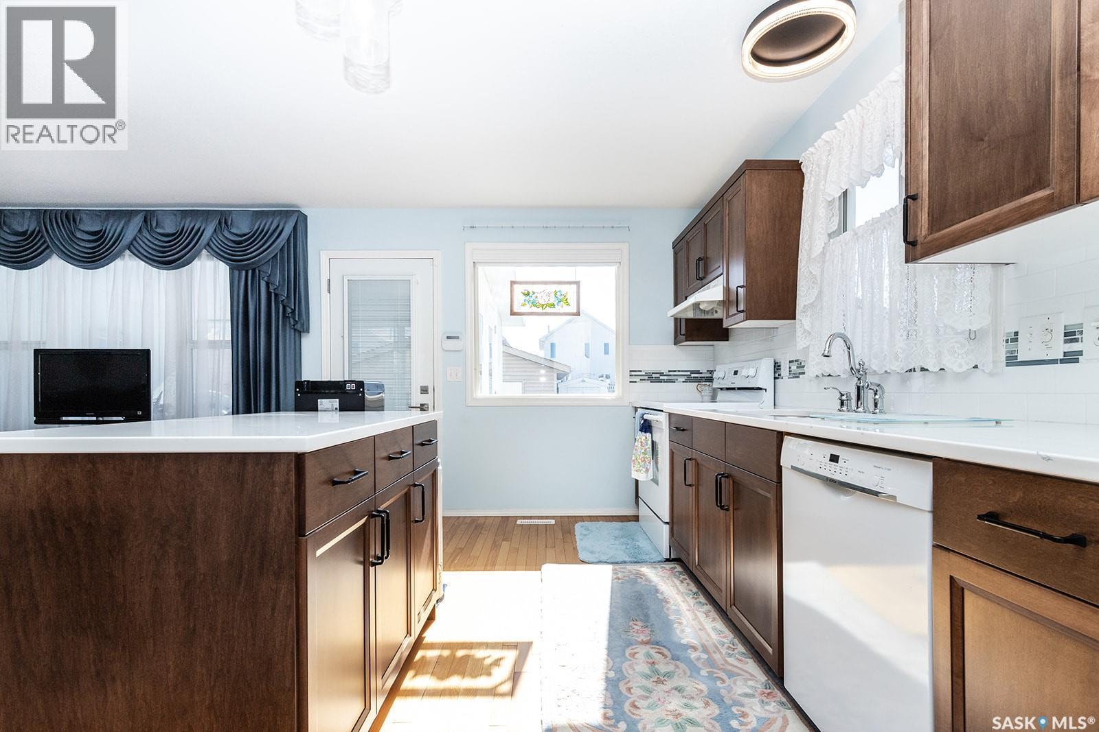 163 Blakeney Crescent, Saskatoon, SK