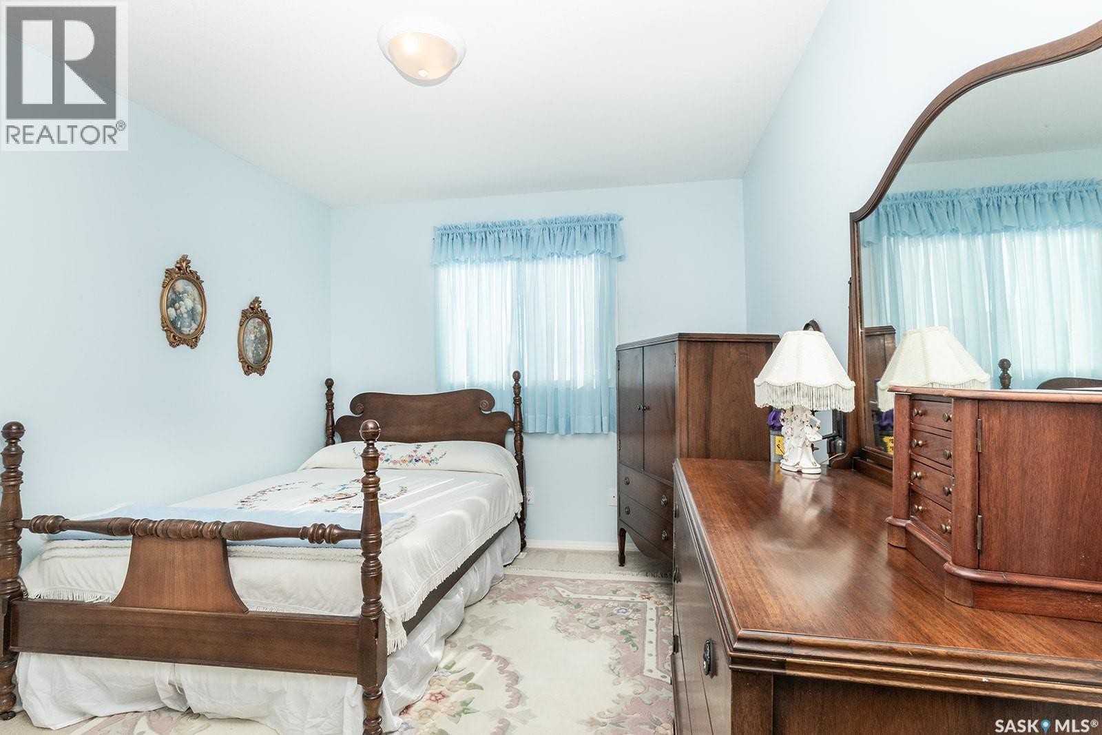 163 Blakeney Crescent, Saskatoon, SK