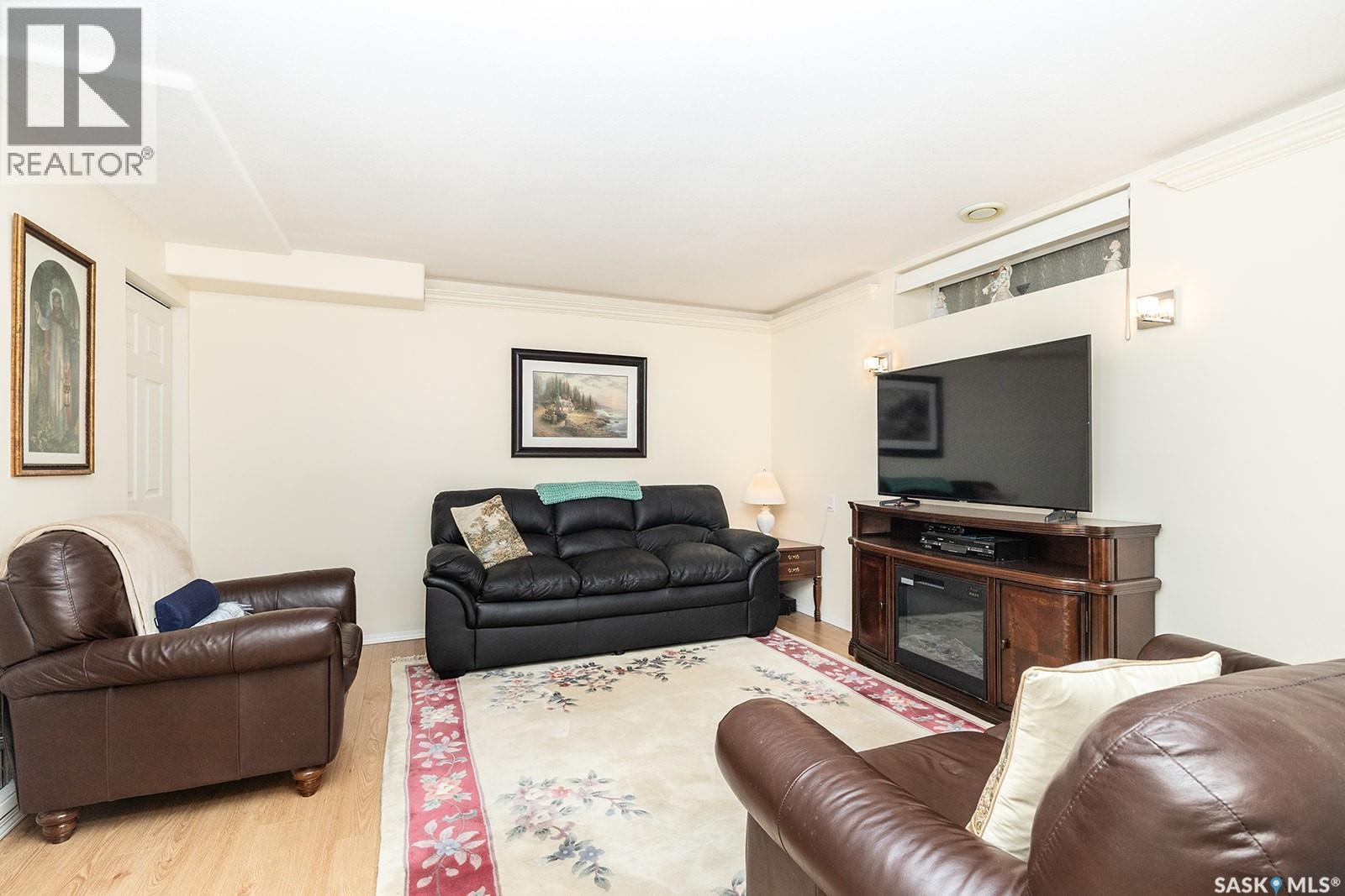 163 Blakeney Crescent, Saskatoon, SK