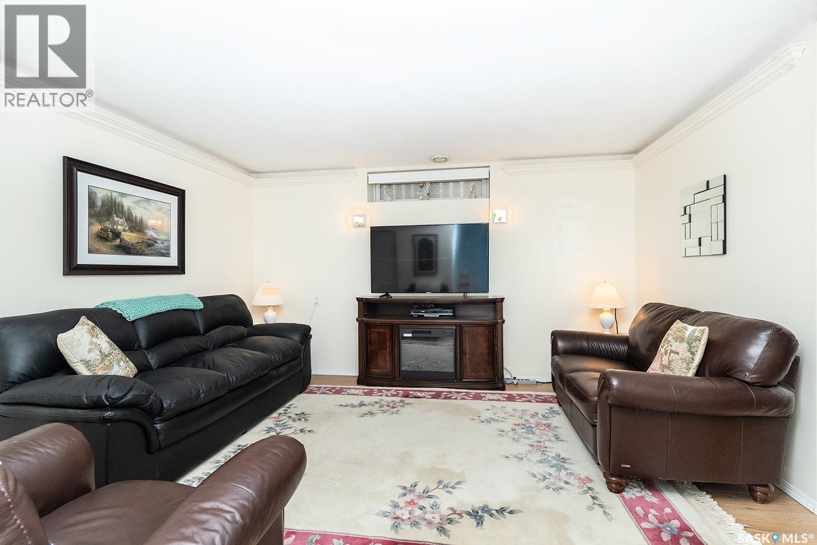 163 Blakeney Crescent, Saskatoon, SK