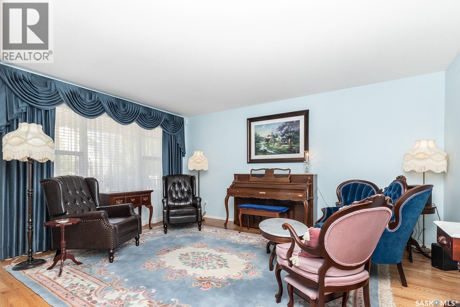 163 Blakeney Crescent, Saskatoon, SK