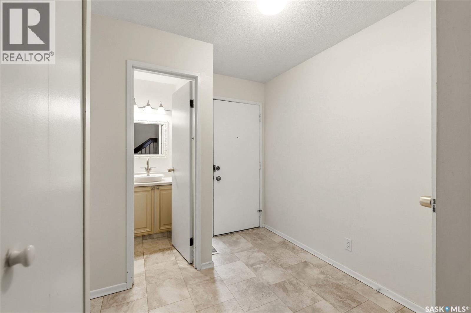 1508 Jubilee Avenue, Regina, SK