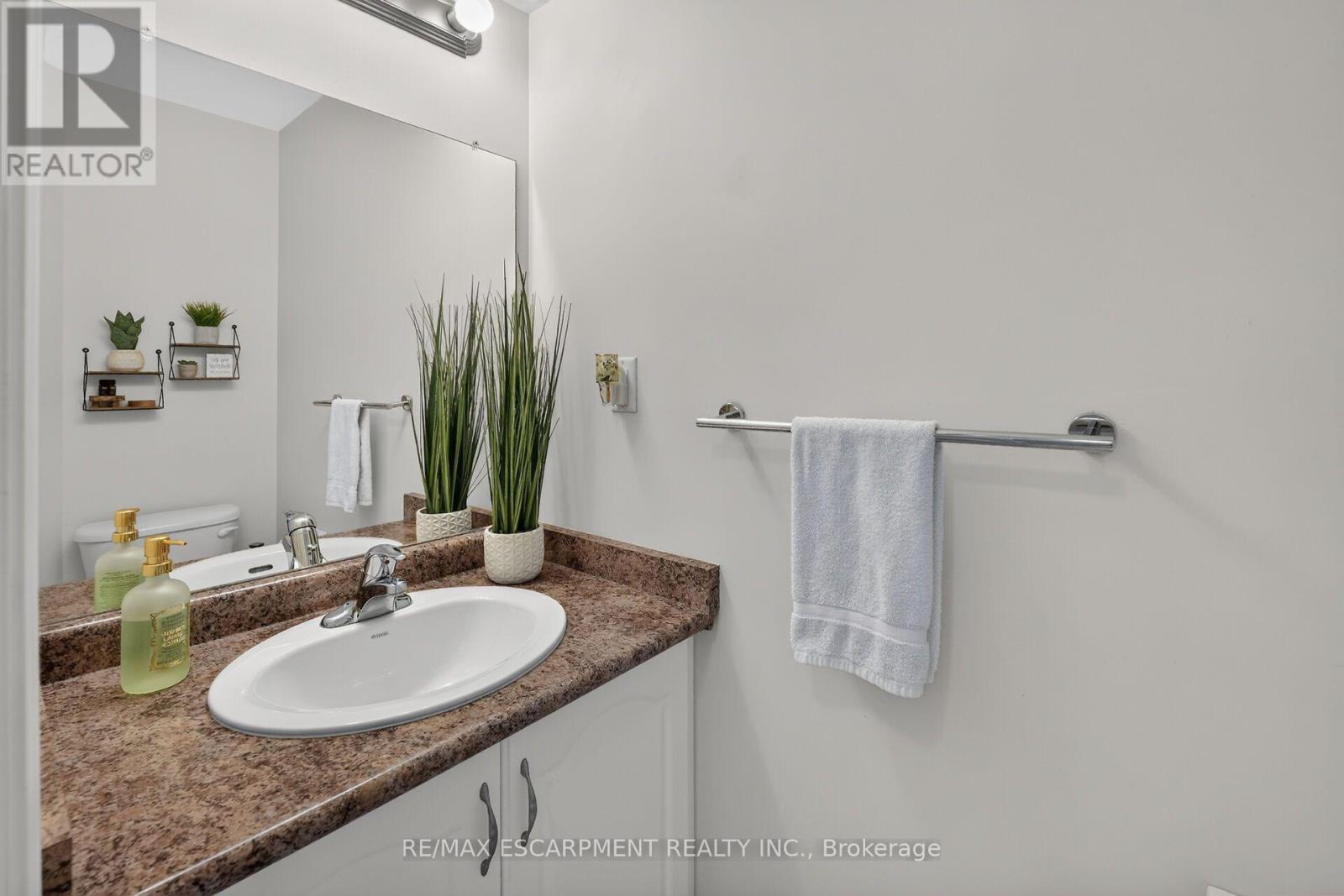 17 Cherry Avenue, West Lincoln, ON