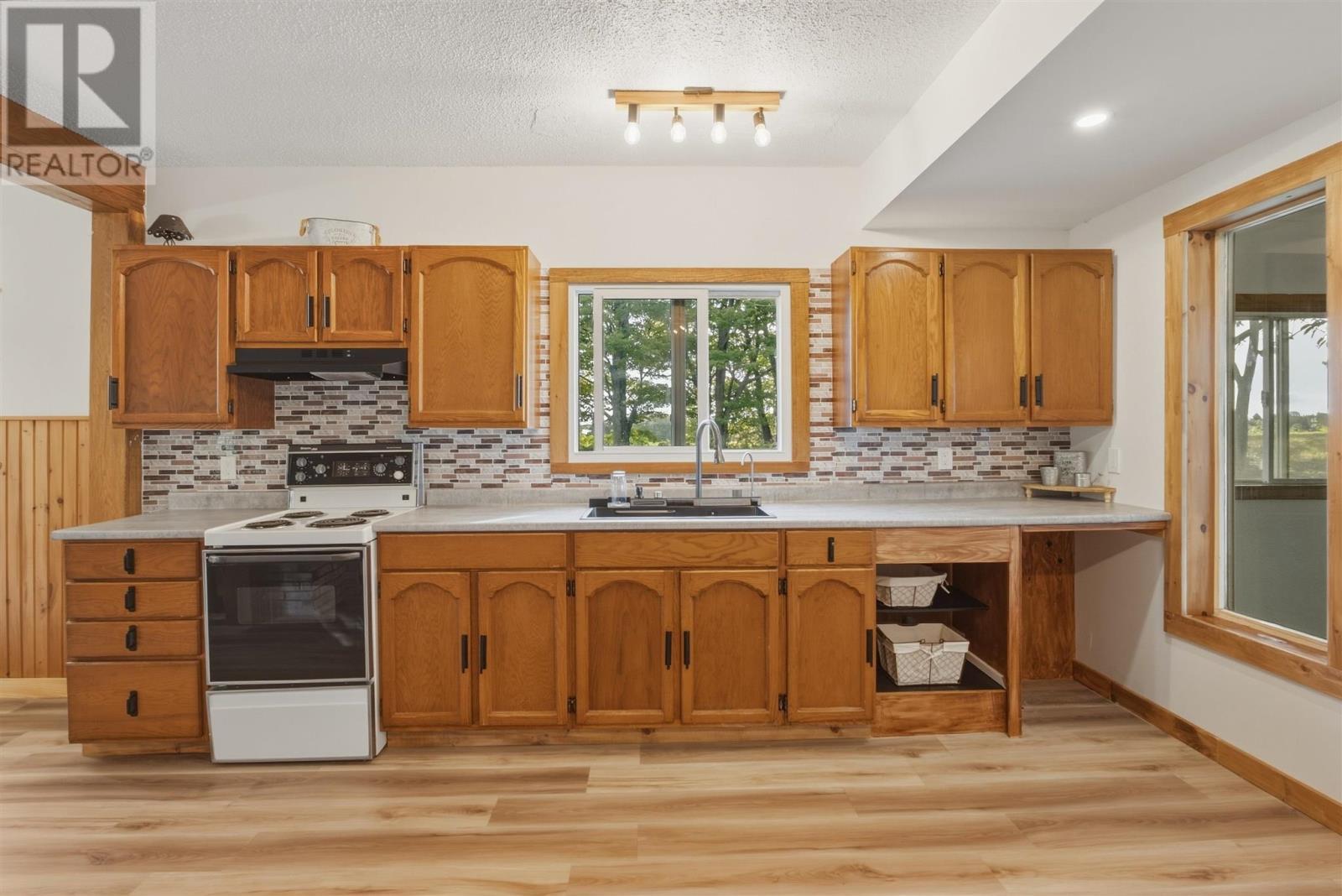 2319 Dayton Rd, Huron Shores, ON