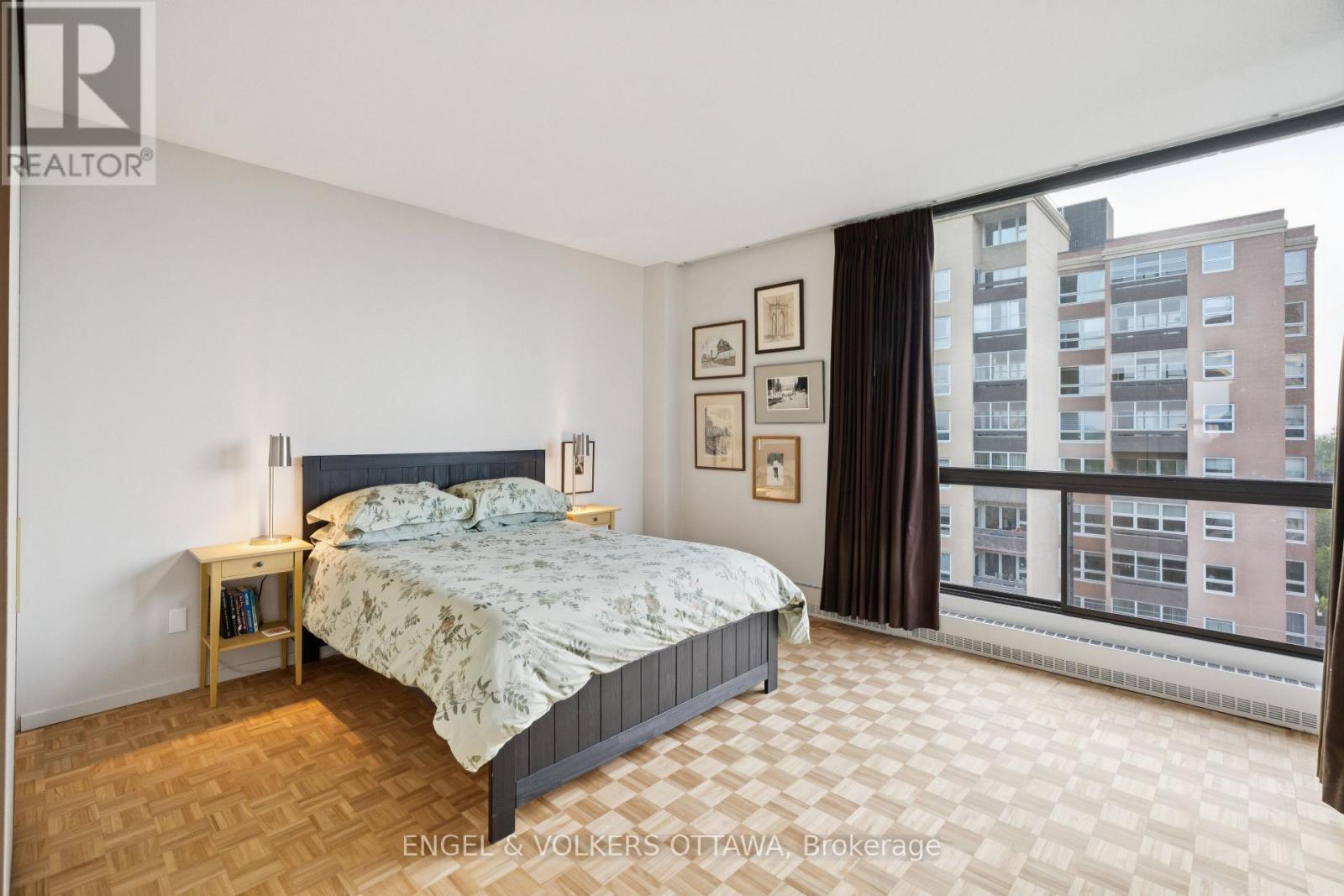 8A - 400 Laurier Street E, Ottawa, ON