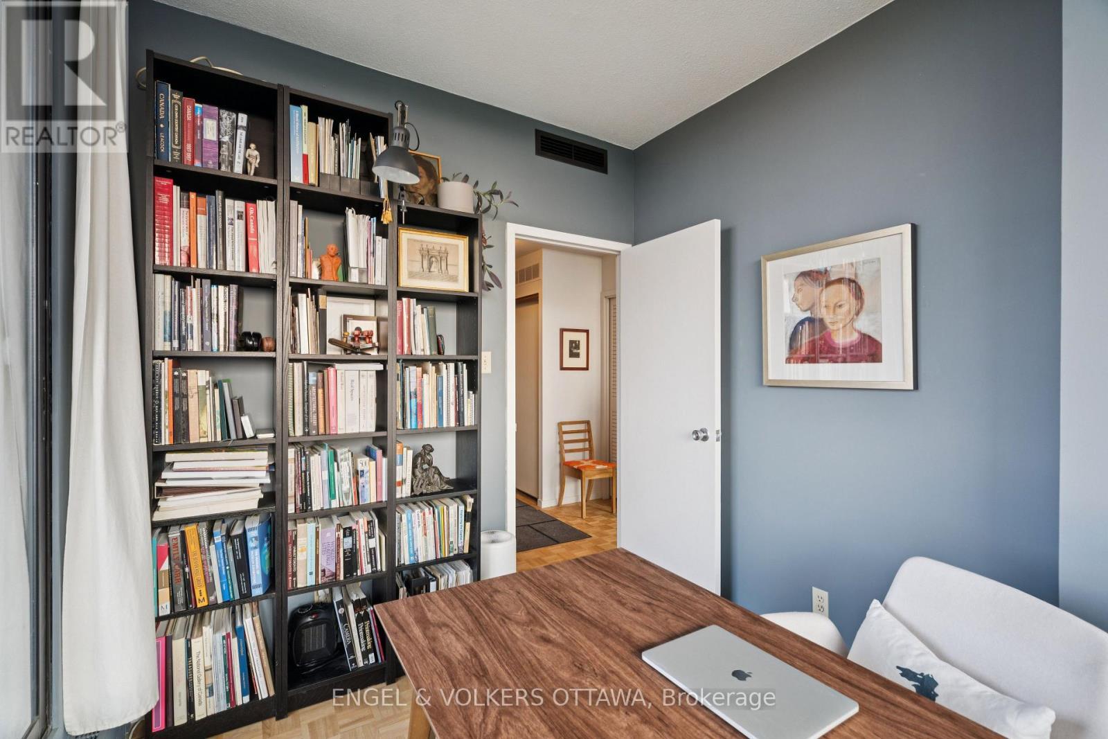 8A - 400 Laurier Street E, Ottawa, ON