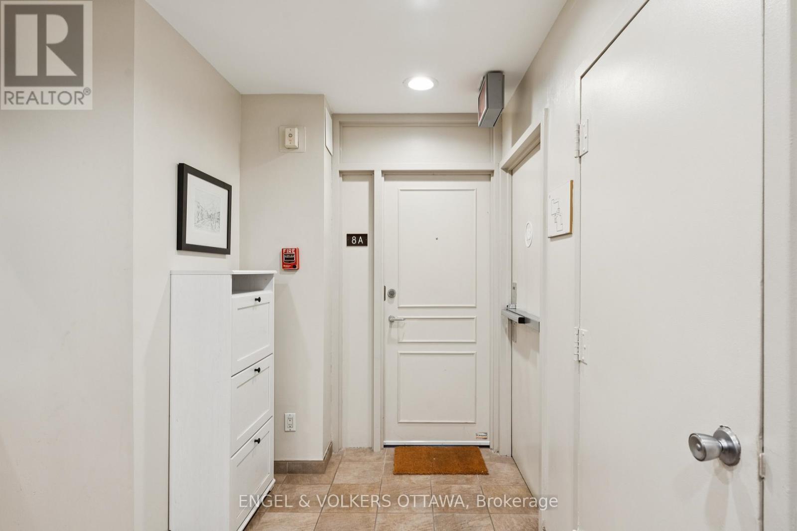 8A - 400 Laurier Street E, Ottawa, ON